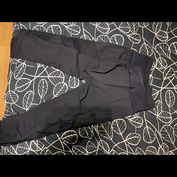 Lululemon “just breathe” tight *RARE - Picture 3 of 4